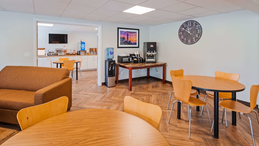 The SureStay Hotel by Best Western Presque Isle 28/42