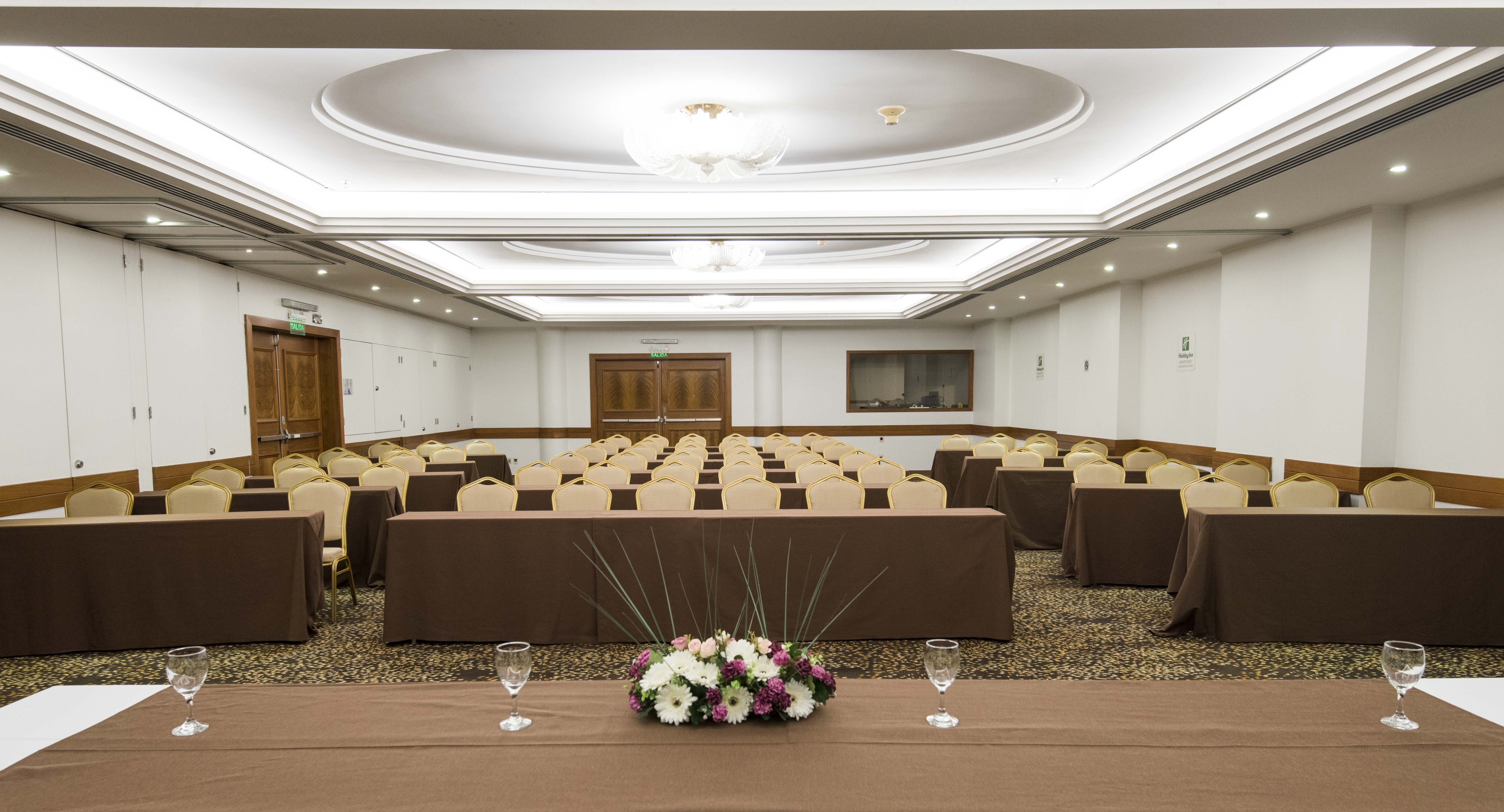 Holiday Inn Montevideo 76/81