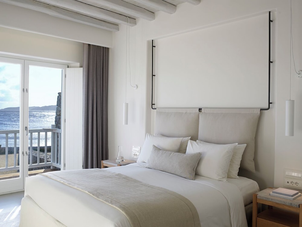 COAST, SUITE, BEACH FRONT