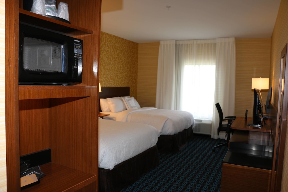 Fairfield Inn Suites By Marriott Bowling Green 9/33