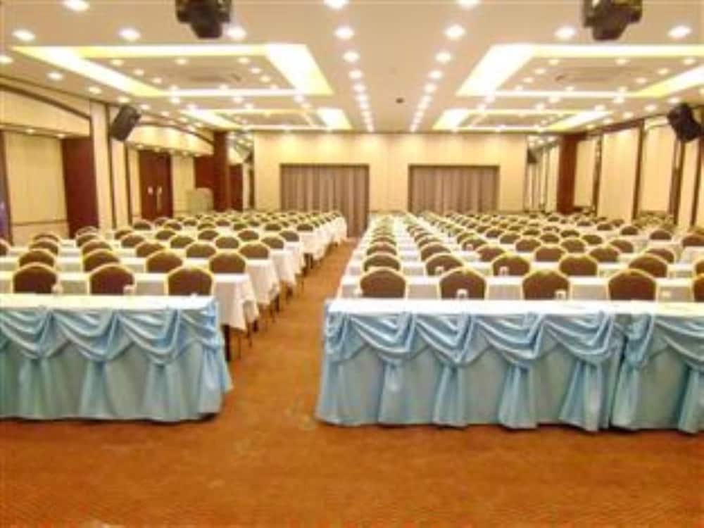 Mayflower Grande Hotel Phitsanulok 34/42