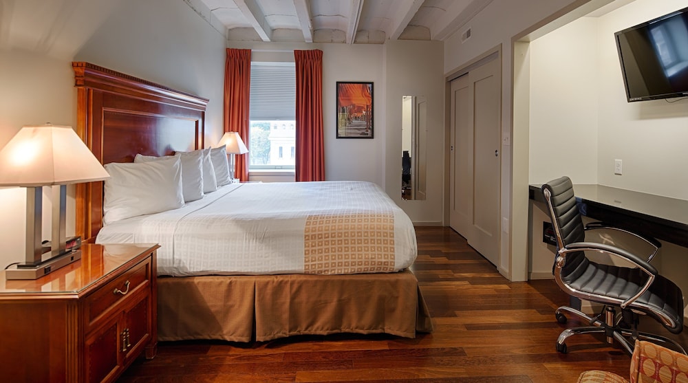 Grand Eastonian Suites Hotel 34/79