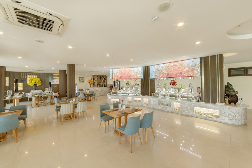 Lake View Hotel 56/69