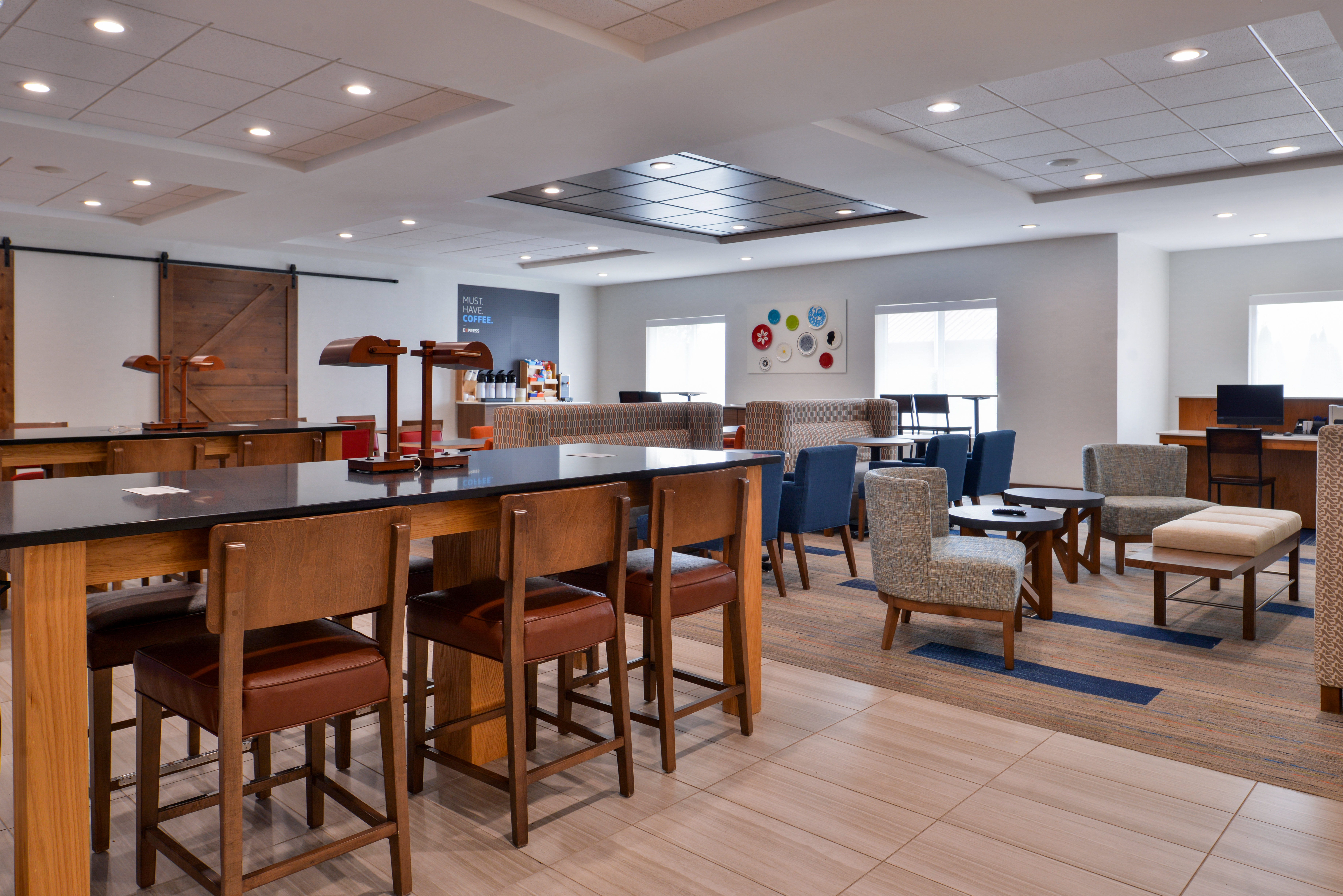 Holiday Inn Express Suites Cincinnati Mason 30/49
