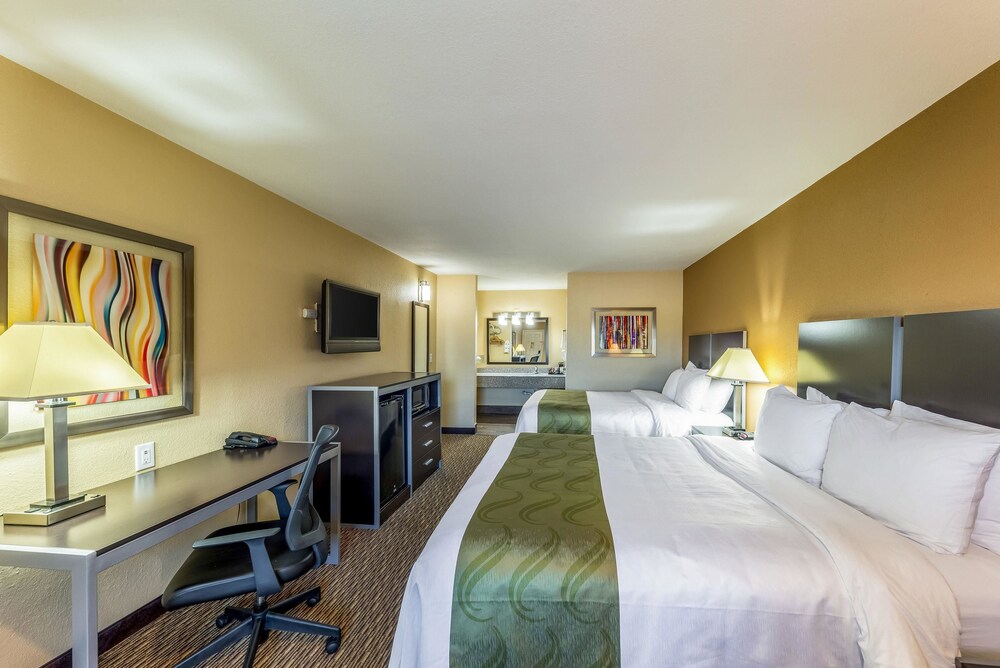Quality Inn Glenpool - Tulsa 24/42