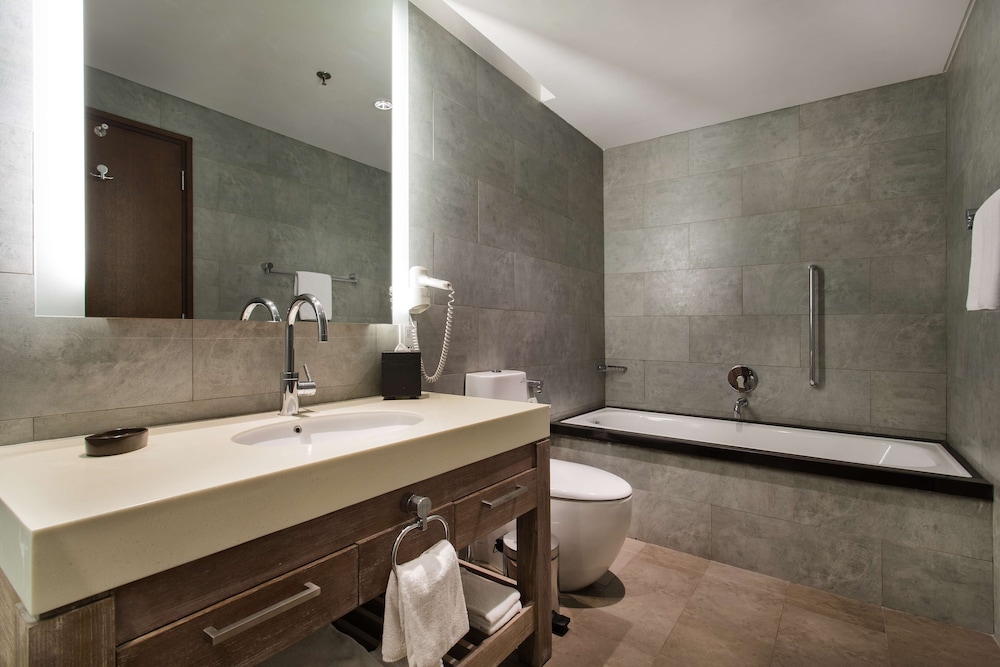 HILTON GARDEN INN BALI NGURAH RAI AIRPORT 13/59