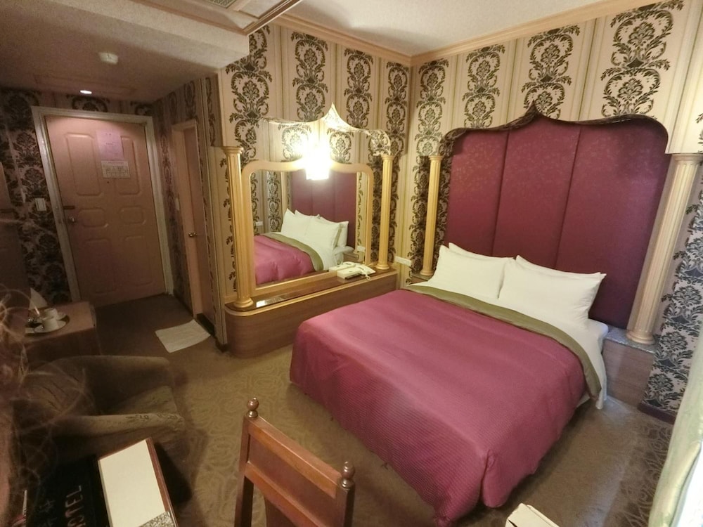 Nice Hotel 12/31
