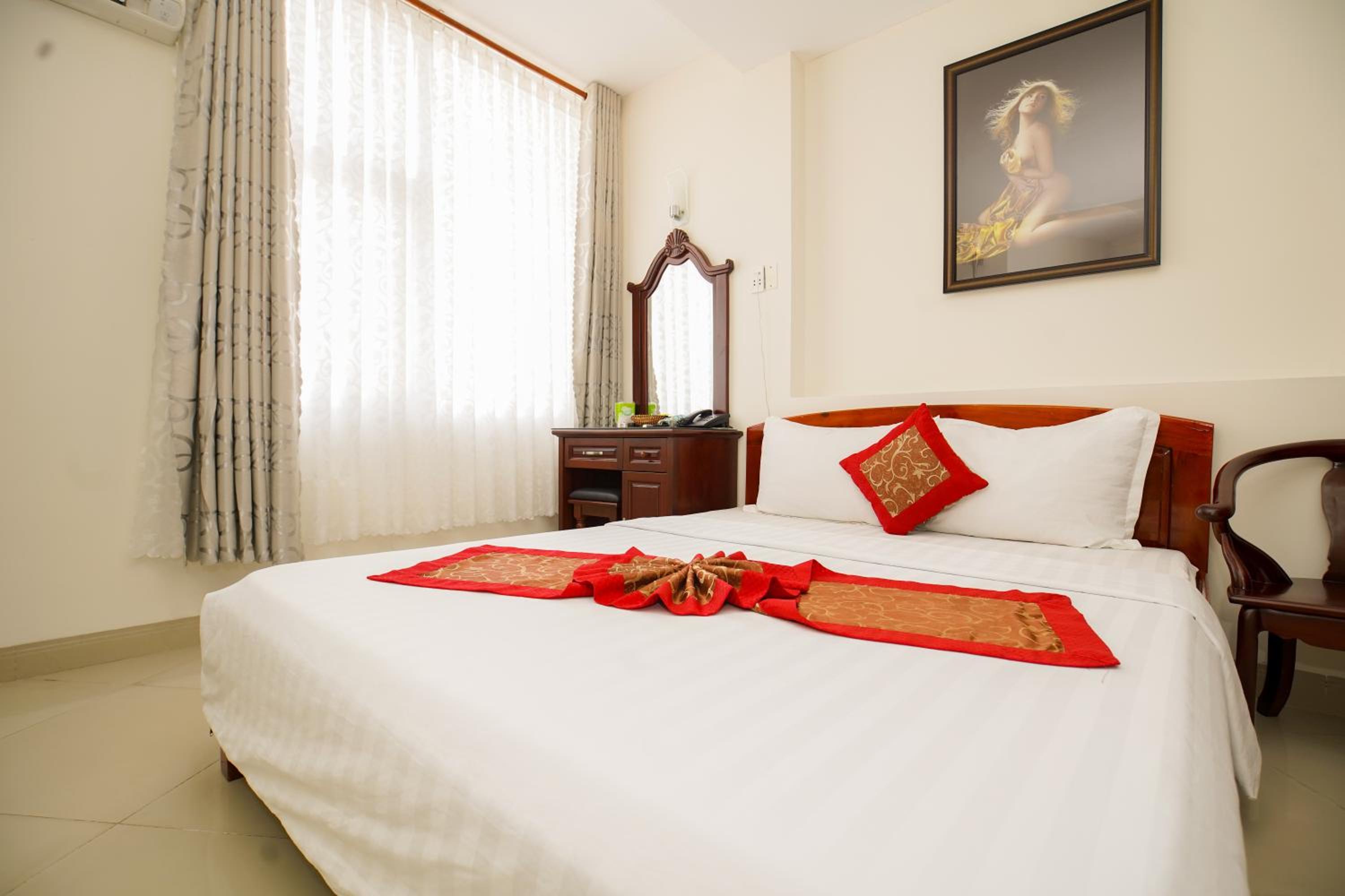 Nguyen Ha Hotel 10/24
