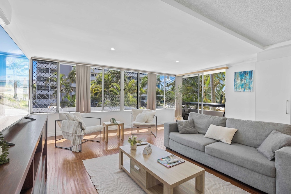 HI HO BEACH APARTMENTS 49/69