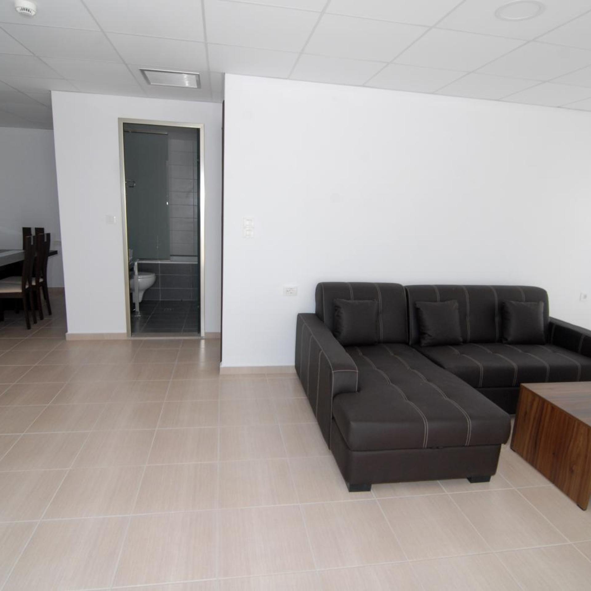 Royal Bay Suites 46/63