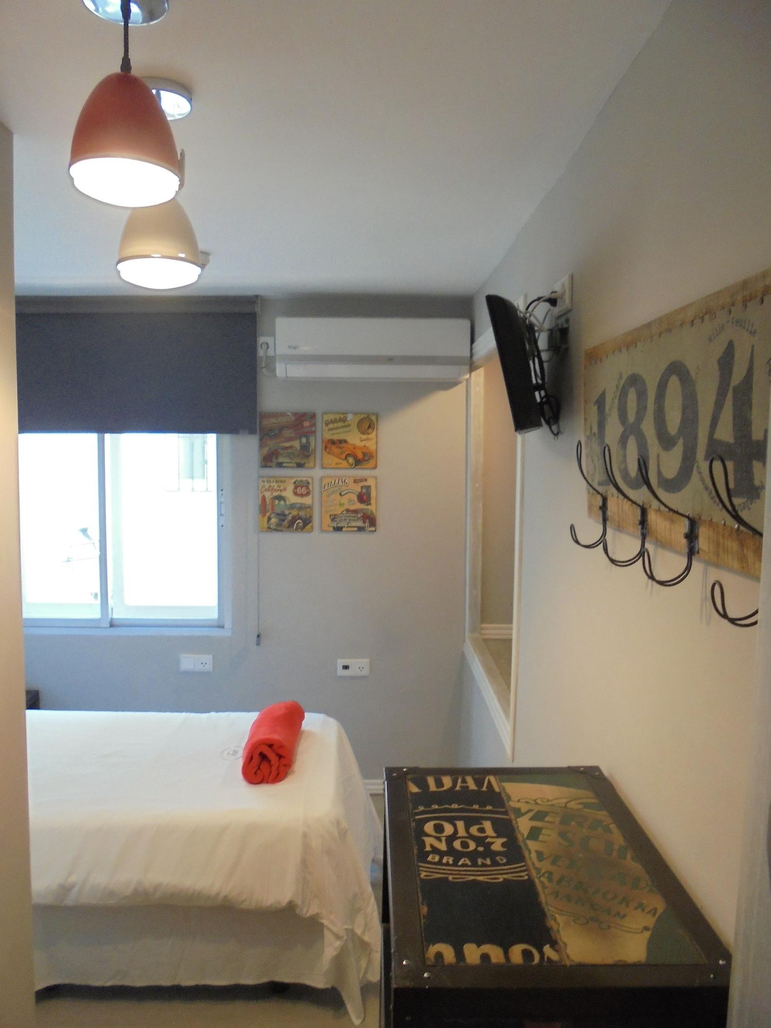 Hostal Tak 10/54