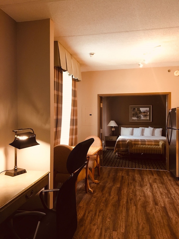 Hawthorn Extended Stay by Wyndham Conyers 17/40