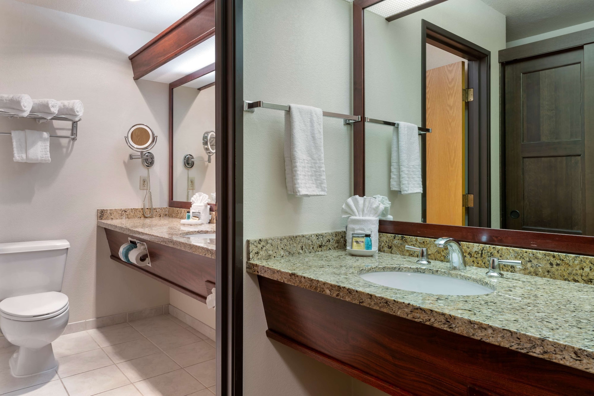 غرفة قياسية بسرير كينج، Best Western Plus Mill Creek Inn 5/7