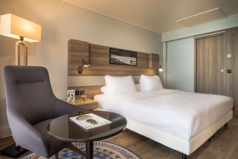 RADISSON BLU NICE 21/75
