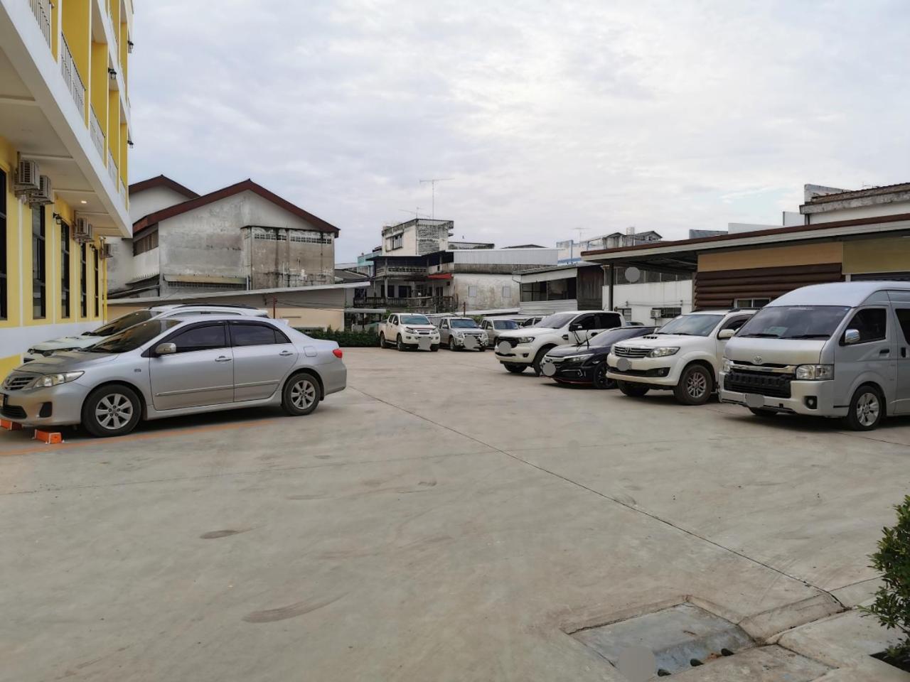 Racha Khong Hotel 34/40
