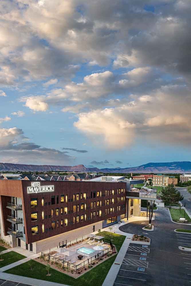 Hotel Maverick 4/50