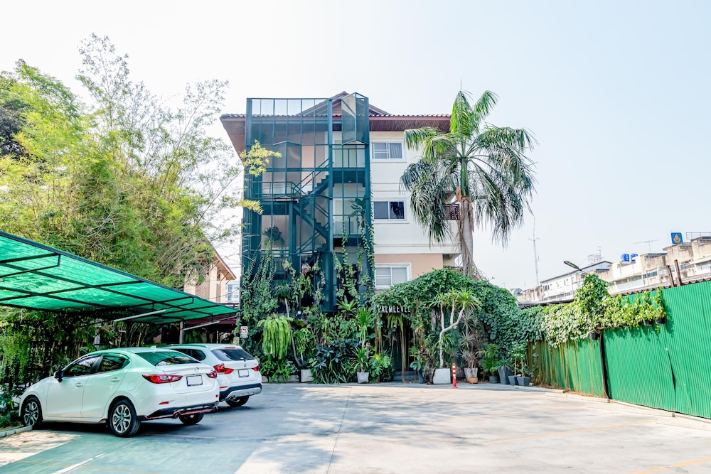 The Palm Hotel 41/50