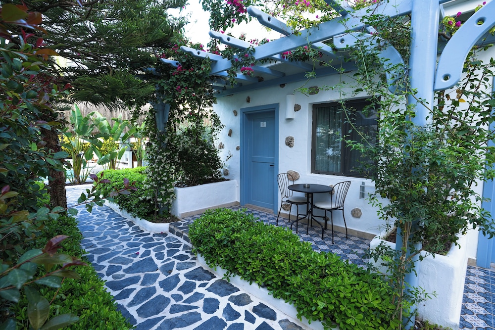 Kassandra Boutique Hotel 6/48