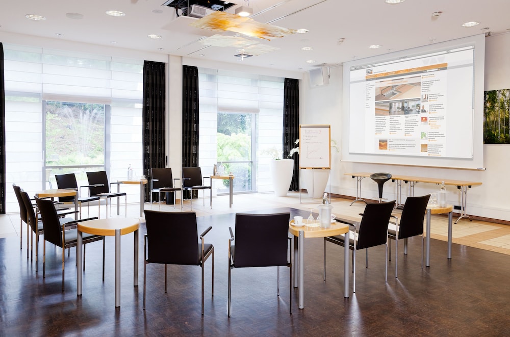 Hotel Vierjahreszeiten Iserlohn 42/50