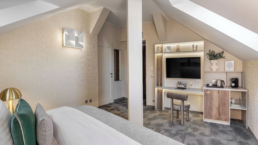 Hotel Maestro by Adrez 16/47