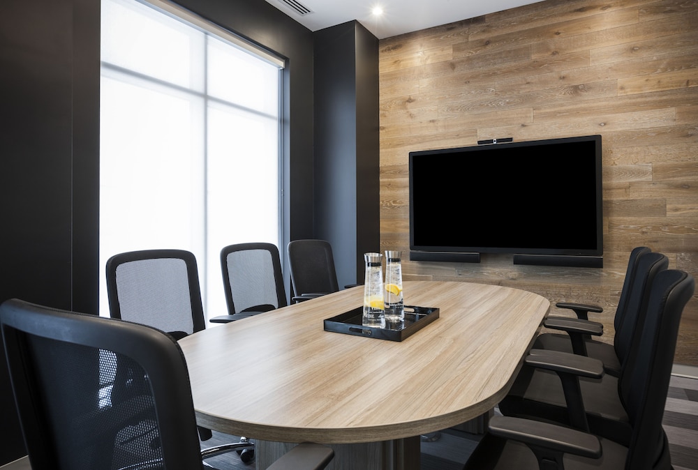 Imperia Hotel and Suites Boucherville 27/36