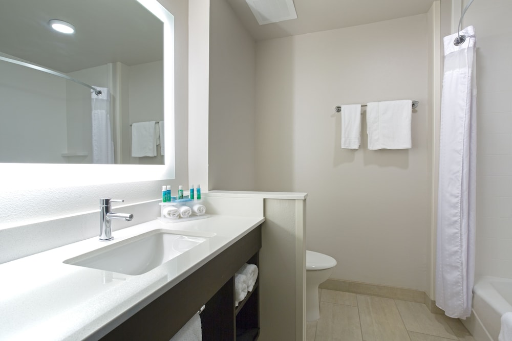 Holiday Inn Express And Suites Lincoln I 80 19/60