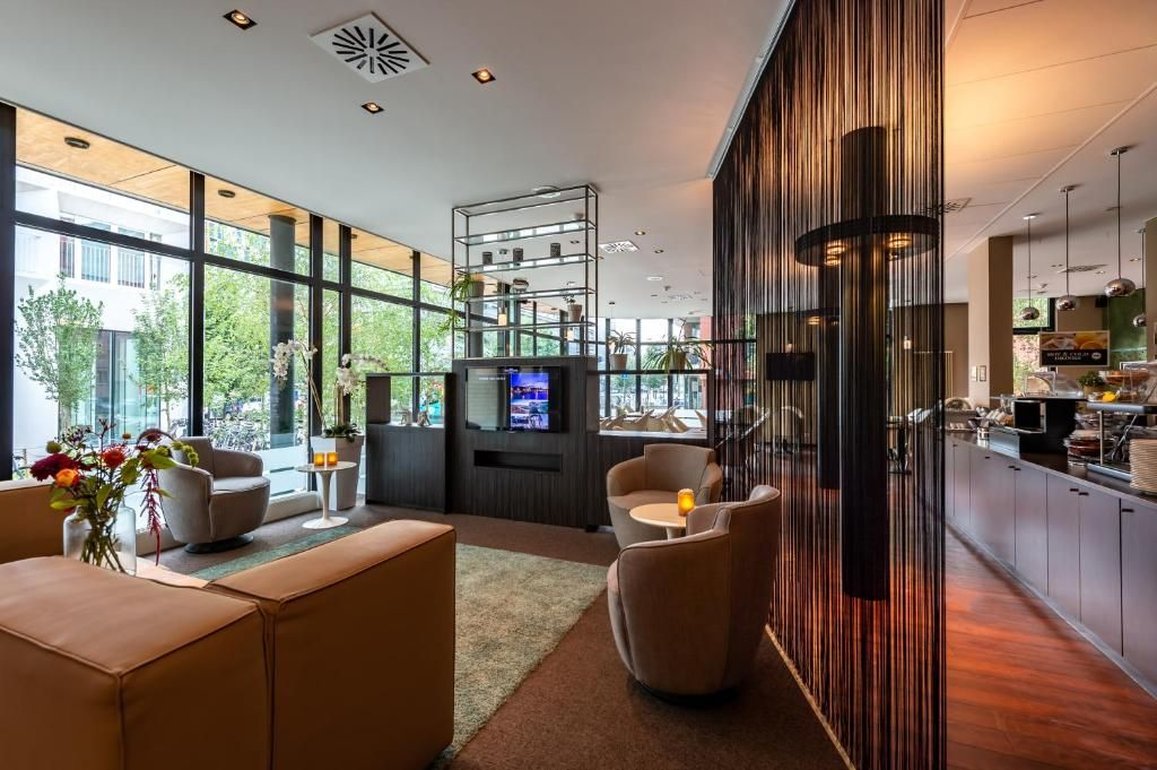 Hotel Docklands 4/9