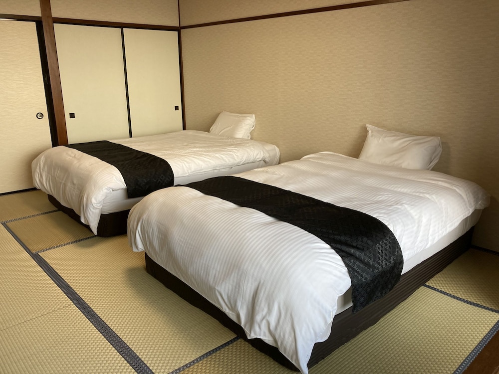New Makomo Hotel 31/61