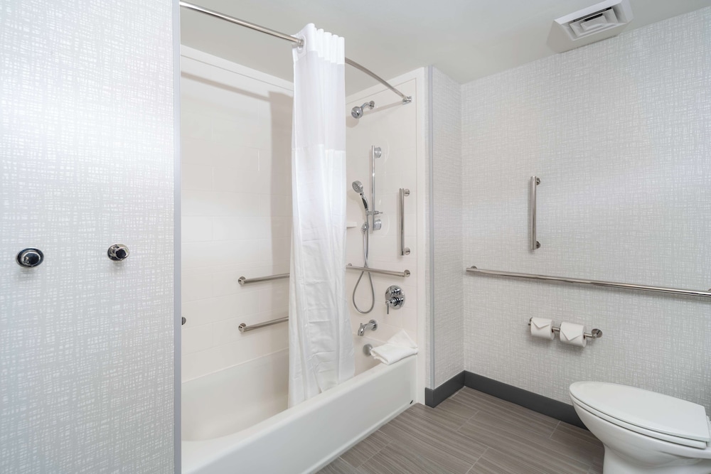 Hampton Inn and Suites Conway 18/43