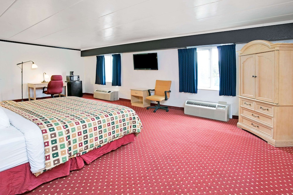 Days Inn By Wyndham Livonia - Detroit 23/59