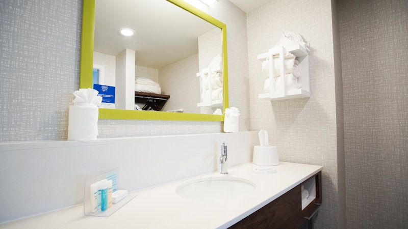 Hampton Inn Suites St Clairsville 32/32
