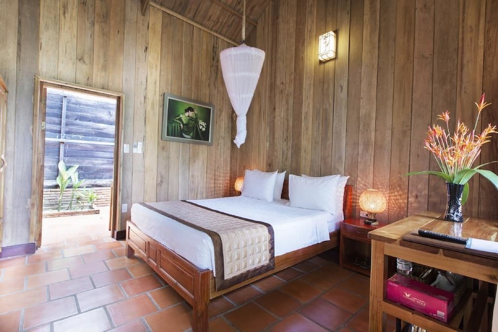 Ancarine Beach Resort 34/72
