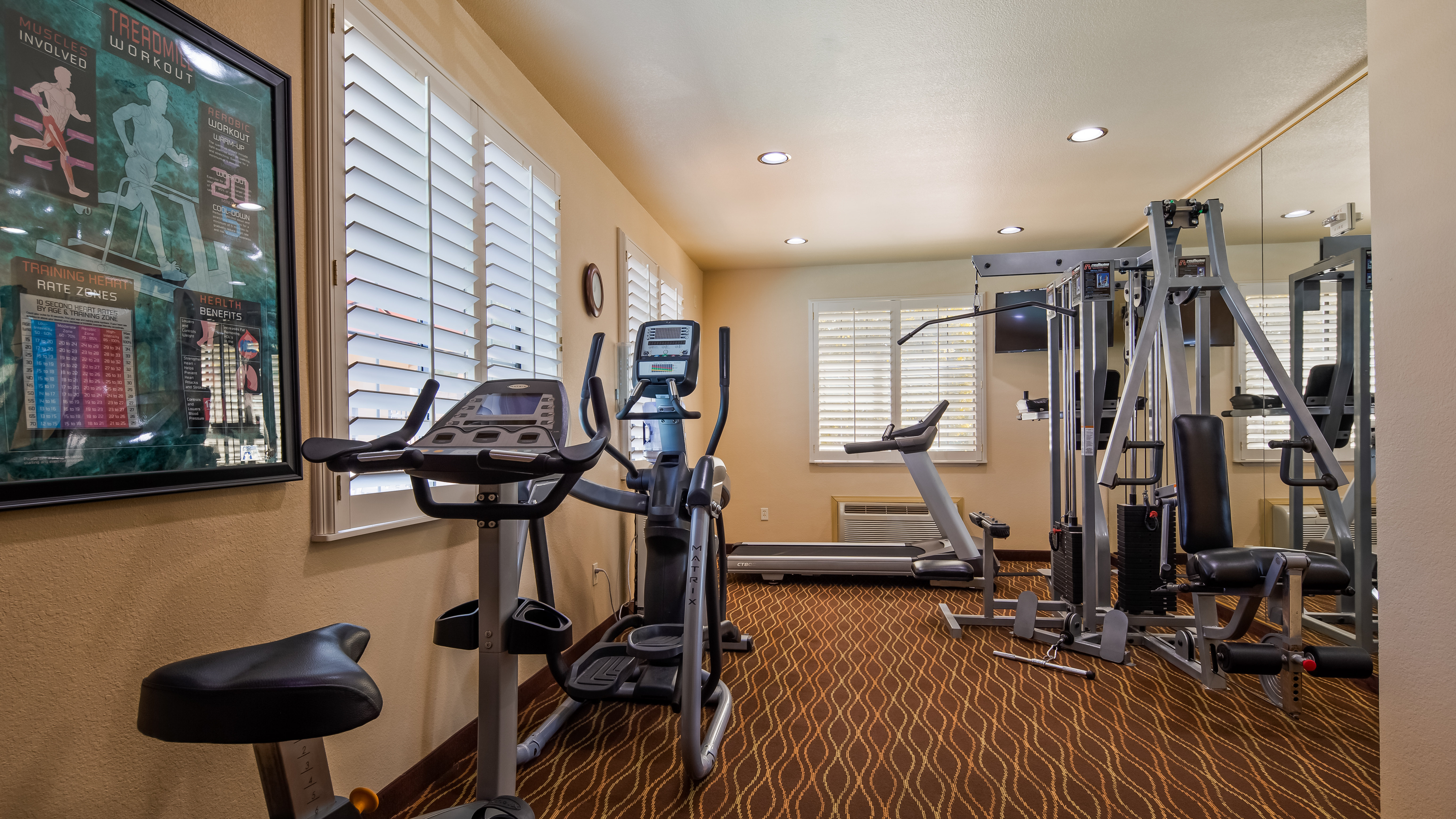 Best Western Plus Crown Colony Inn and Suites 25/59