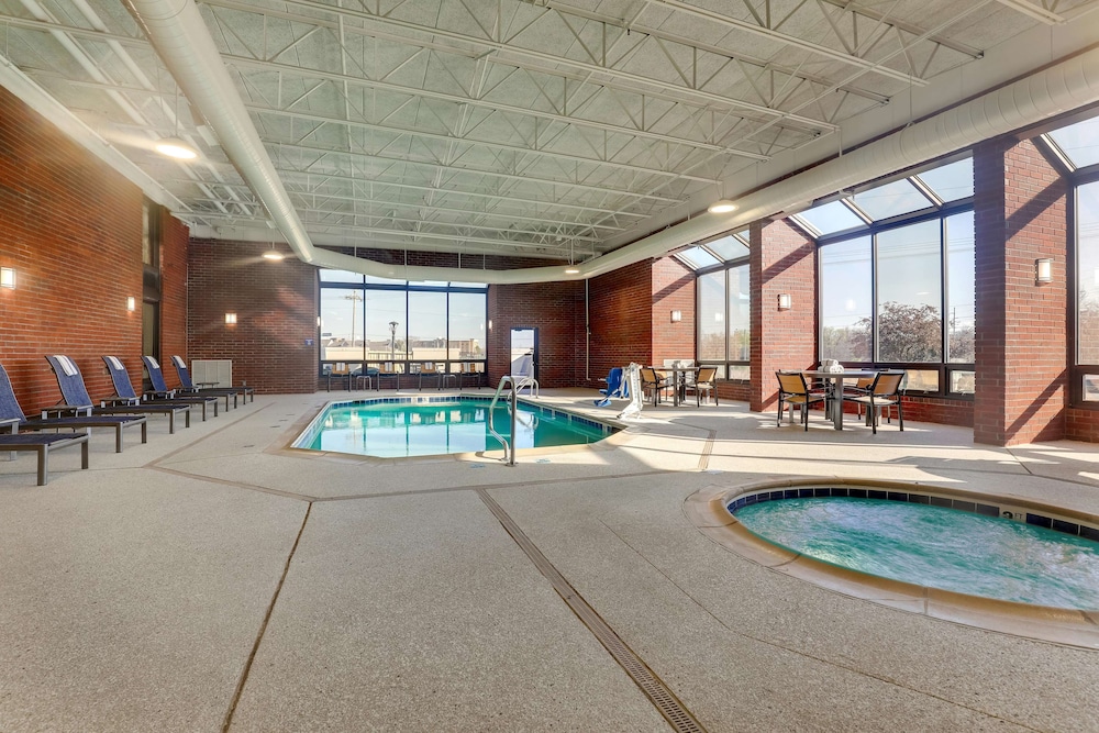 Drury Inn Paducah 22/50