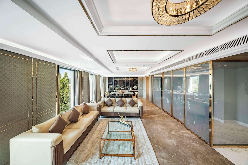 Radisson Blu Hotel & Suites GRT Chennai 32/50