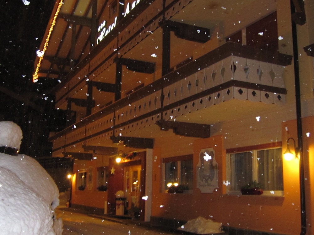 HOTEL AZOLA 4/50
