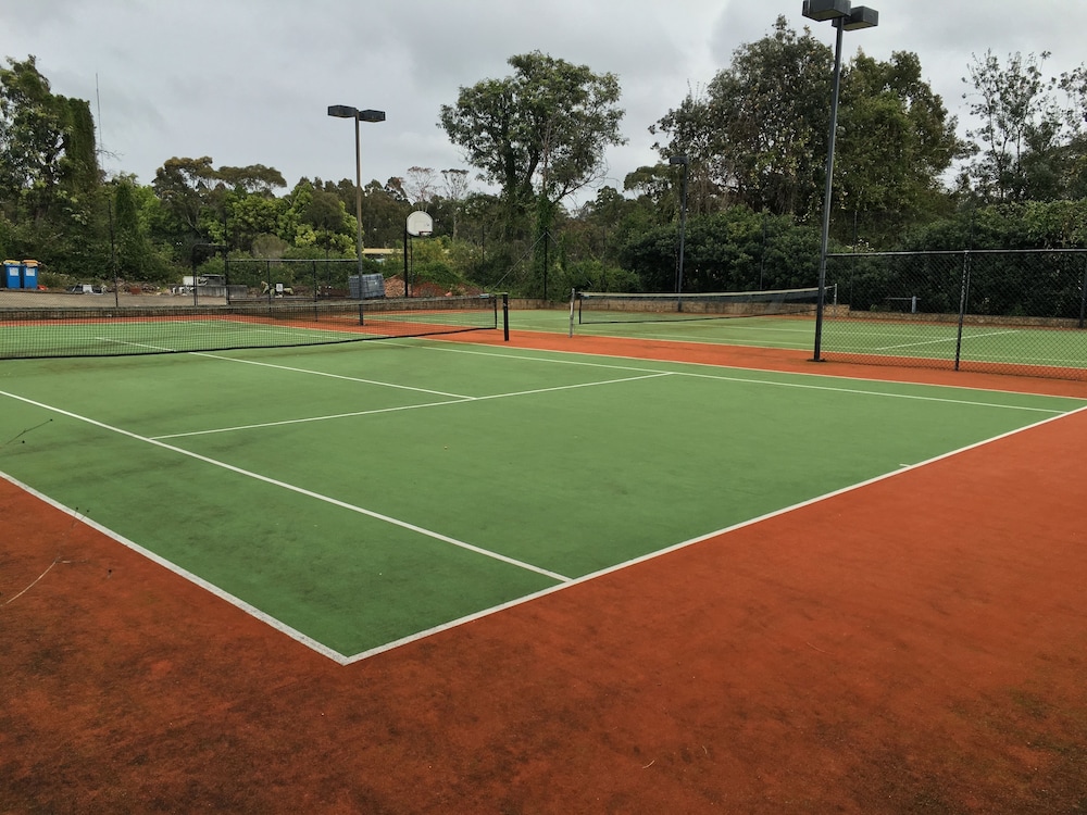 CHECKERS RESORT & CONFERENCE CENTRE 31/52