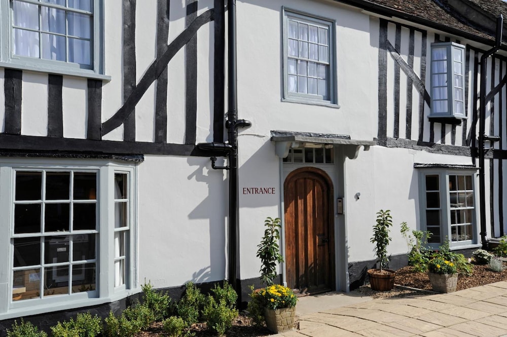 The Red Lion 4/76