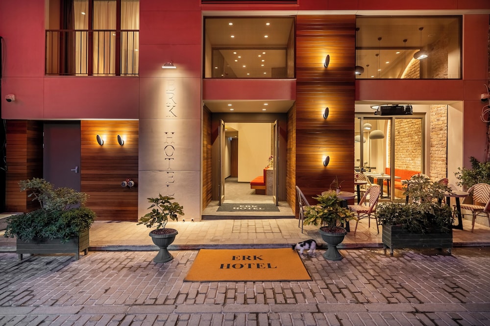 Erk Hotel 6/50