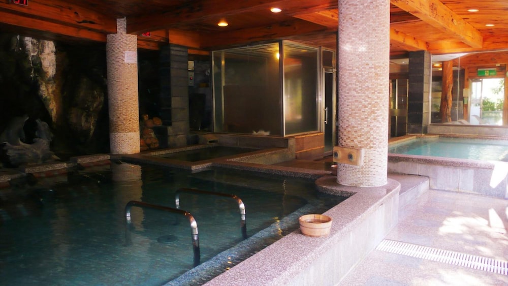 Full Moon Spa 37/59