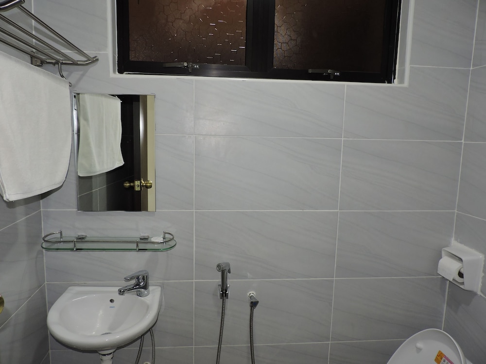 Merlin Hotel 17/38