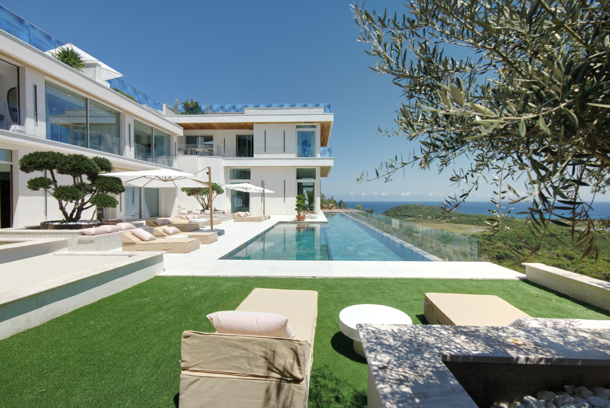 Villa Tigliola 24/26