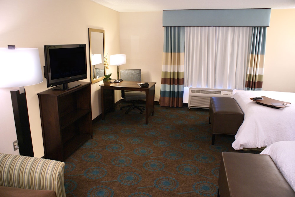 Hampton Inn and Suites Suisun City Waterfront 22/50