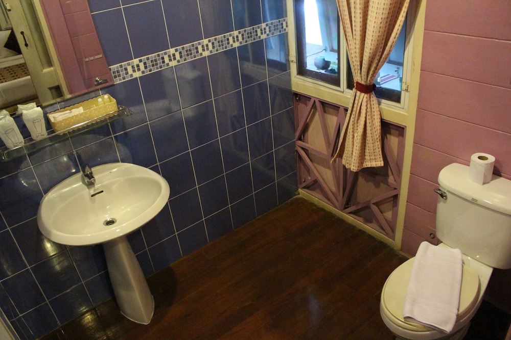 Samsen Sam Place Hotel 59/66