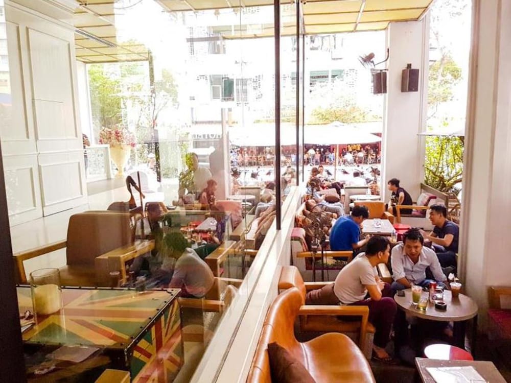 A&Em Art Hotel 39/66
