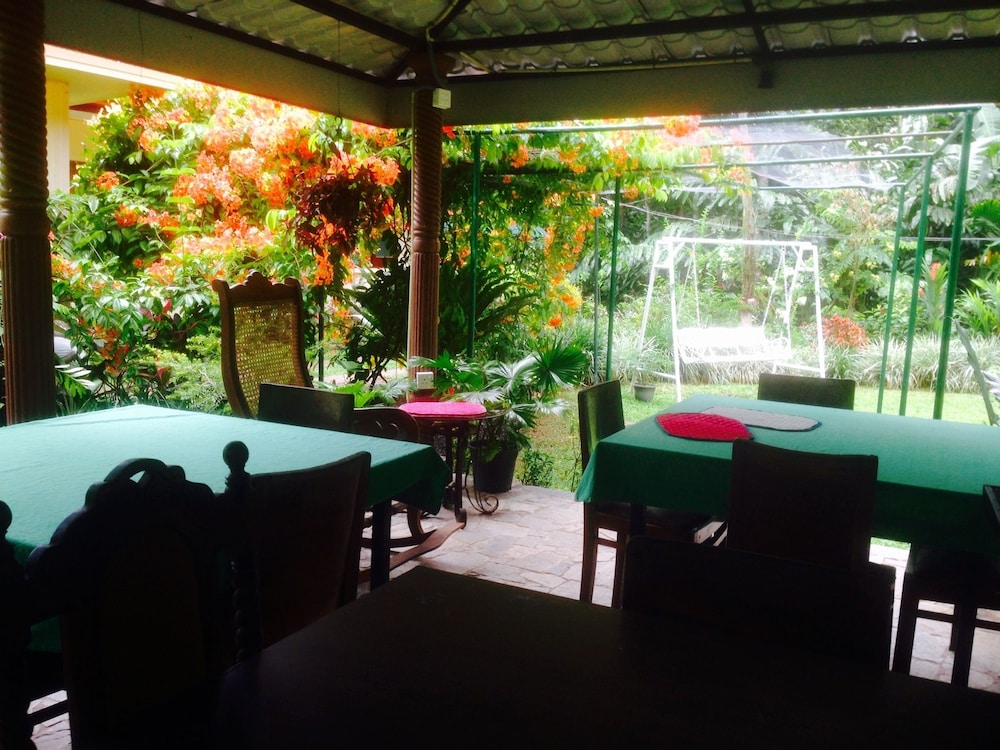 Yalegoda Walauwa Homestay 36/50