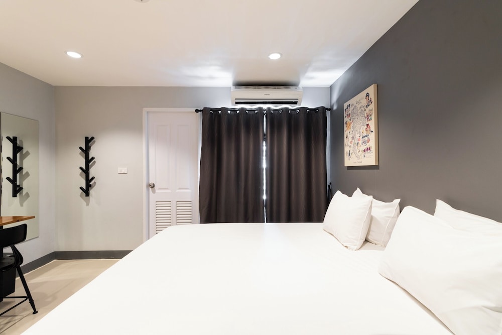 DELUXE, DOUBLE BED