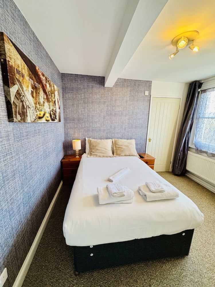 Carlton Court Hotel Eastbourne 17/49