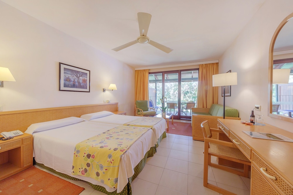 PortBlue Club Pollentia Resort and Spa 28/68
