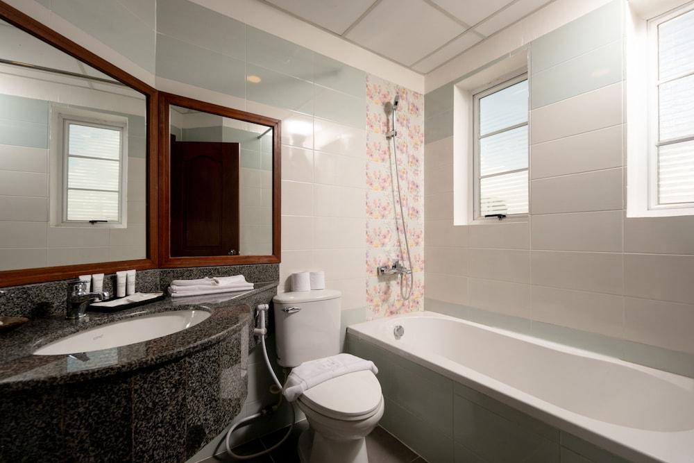 Grand Bayon Siem Reap Hotel 64/66